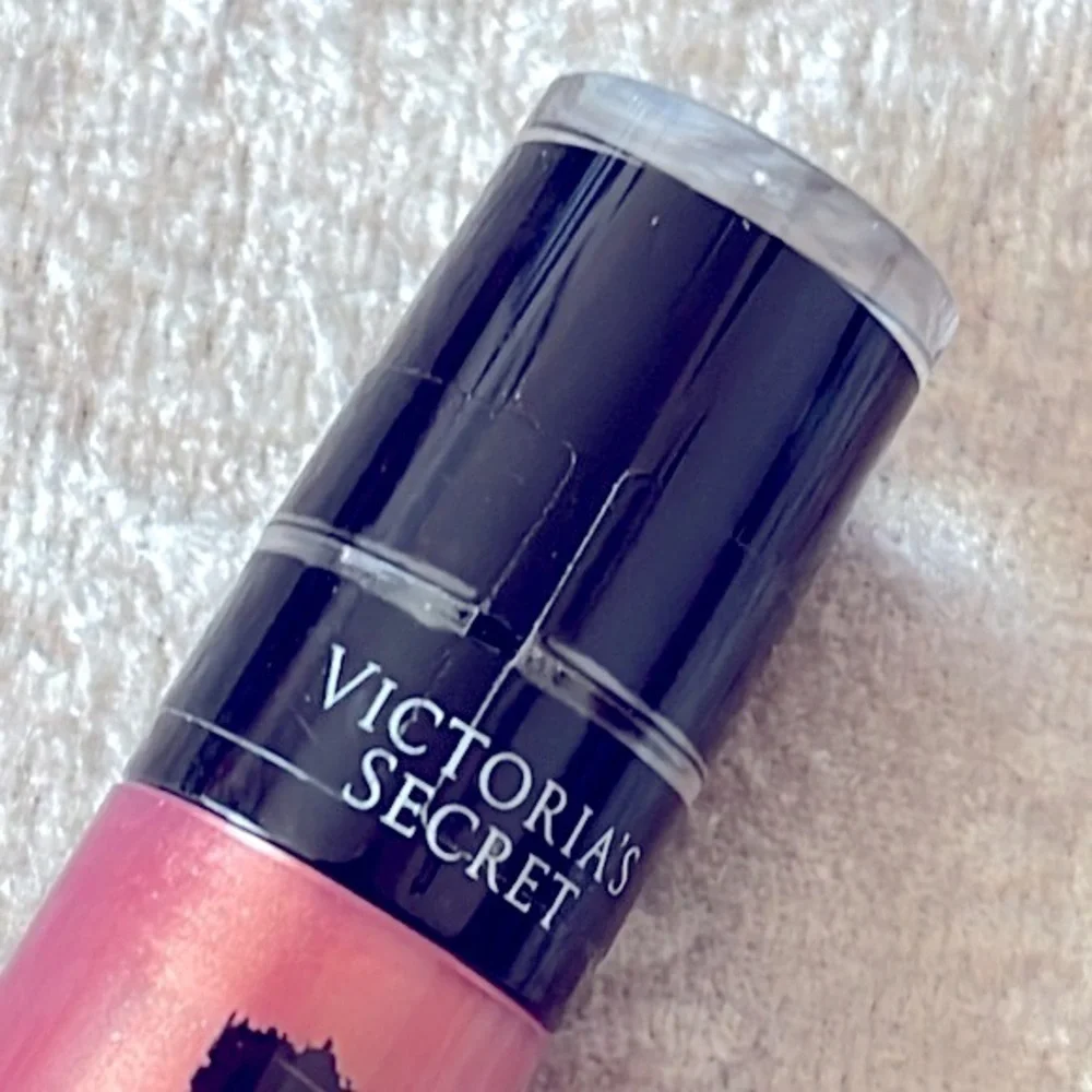 Brand New Victoria’s Secret Set Lotion Pink Stripes Key & Cardholder Lip Gloss
